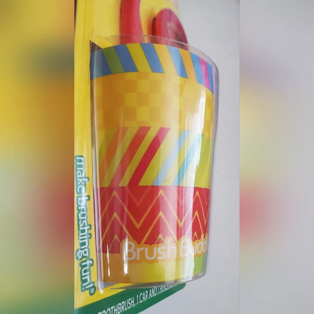 Crayola 3piece brush buddies soft‎ ergonomic toothbrush cap and rinsing cup set